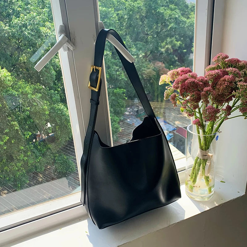 Minimalist PU Leather Shoulder Bag for Women - Versatile Fashion Handbag and Crossbody Bag for Work