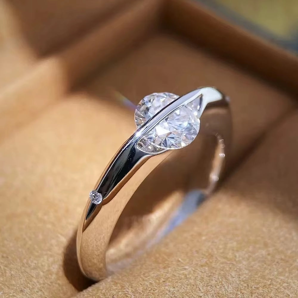 1 Carat Moissanite Solitaire Engagement Ring for Women in 925 Sterling Silver with Certification