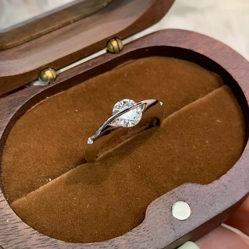 1 Carat Moissanite Solitaire Engagement Ring for Women in 925 Sterling Silver with Certification