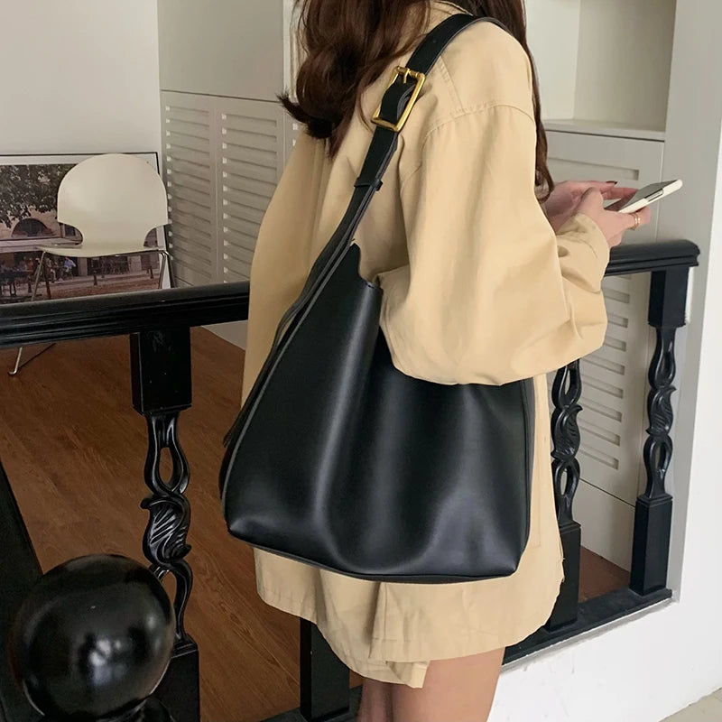 Minimalist PU Leather Shoulder Bag for Women - Versatile Fashion Handbag and Crossbody Bag for Work